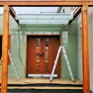 stikla jumtins; pilnstikla jumtins